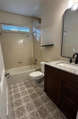 Building Photo - 14917 Spruce St