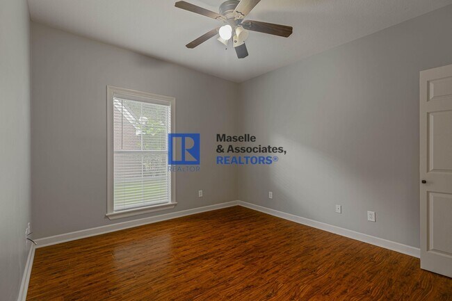 Building Photo - 3 Bed/2 Bath Home in Bruenburg in Clinton