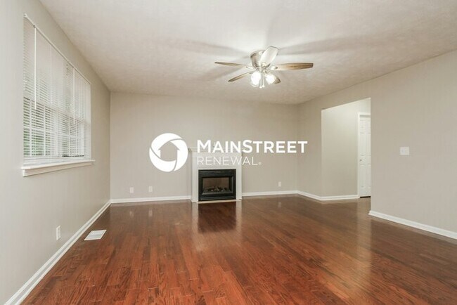 Building Photo - 3 Bedroom Pet-Friendly Home in Nashville, TN with Main Street Renewal