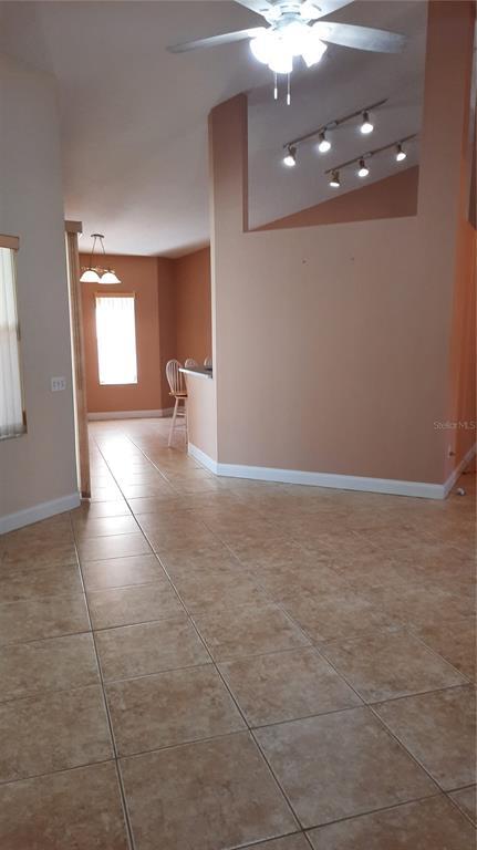 Building Photo - 58 Burning Bush Dr