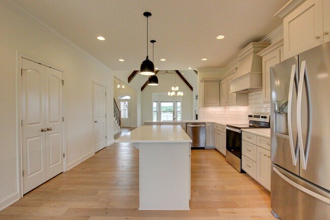 Building Photo - Custom Build in Sango.  Wow Factor