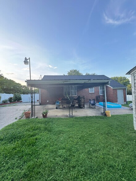 Building Photo - 2942 Sinbad Dr