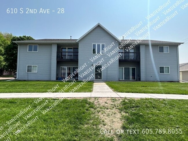 Building Photo - 610 S 2nd Ave