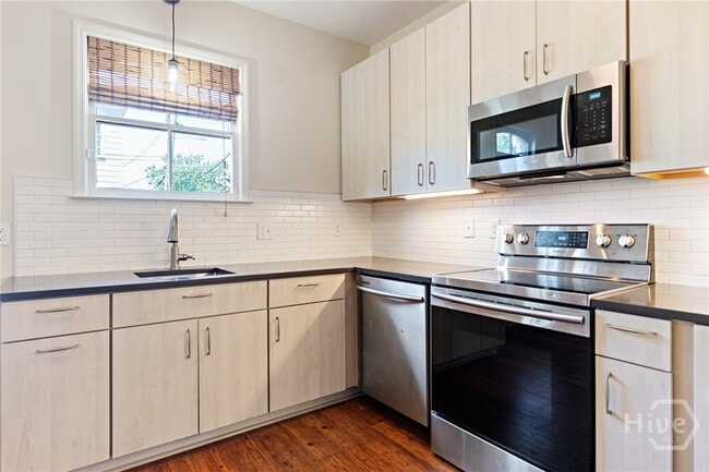 Building Photo - 623 Tattnall St