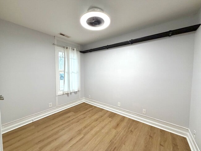 Building Photo - 979 Culverson Ct