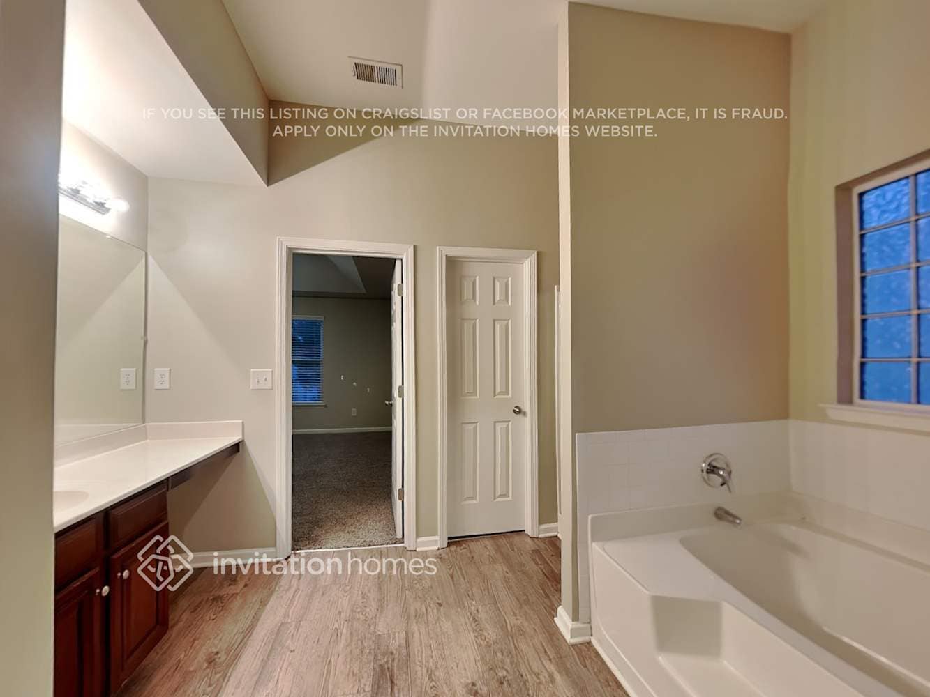 Building Photo - 4245 Arch Pass