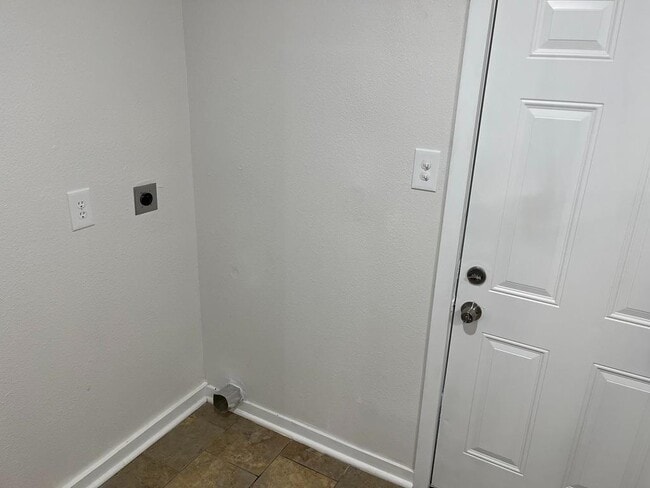 Building Photo - 138 Vandenburg Dr