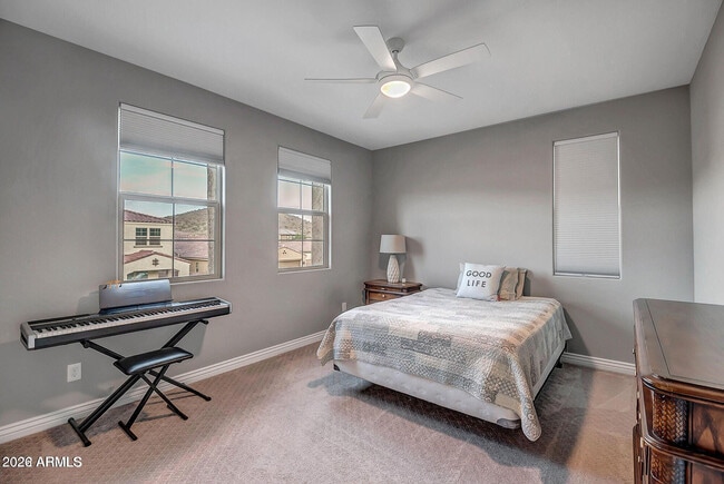 Building Photo - 517 E Balao Dr