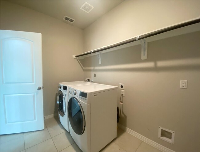 Building Photo - 3418 Pebble Creek Dr