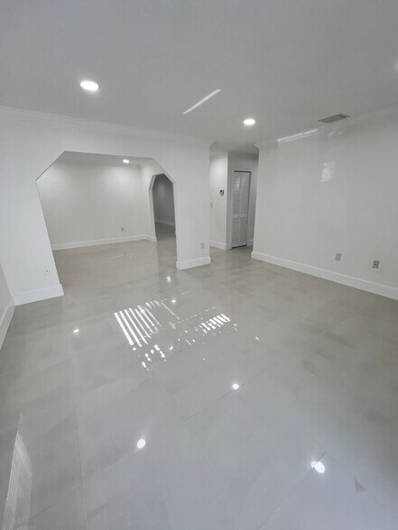Building Photo - 3042 SW 16th Ter