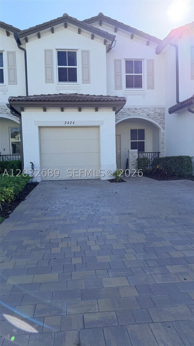 Building Photo - 2424 SE 29th Dr