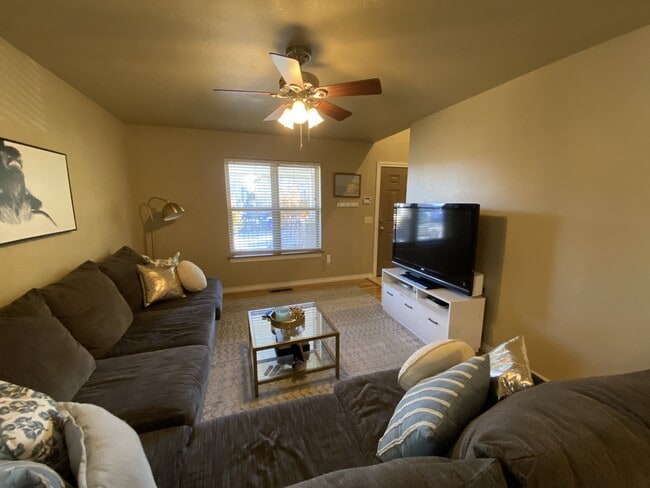 Building Photo - 210 McCullough St