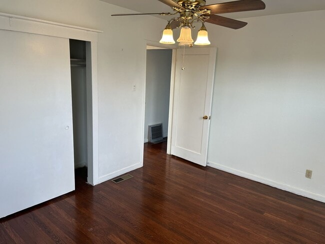 Building Photo - Well Maintained 3 Bedroom, 2 Bath Home