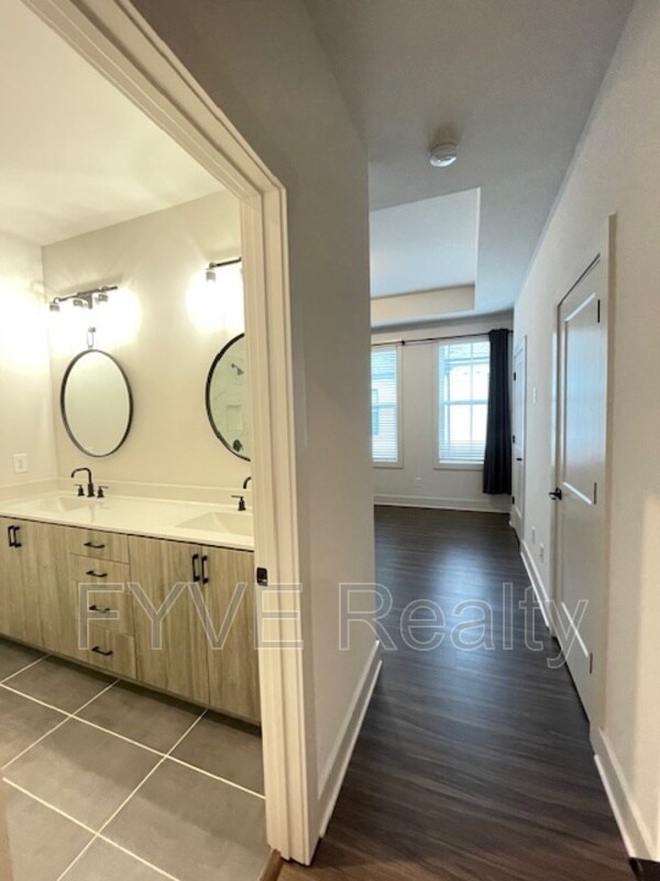 Building Photo - 194 Chestnut Cir