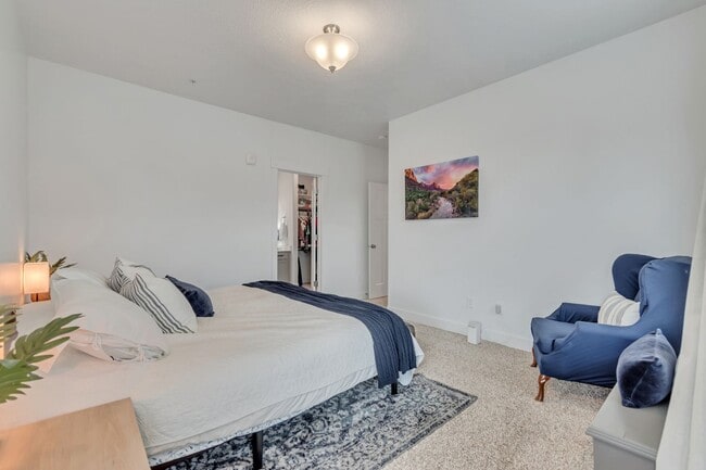 Building Photo - 1/2 OFF FIRST MONTH'S RENT-Condominium in Prime Riverton Location