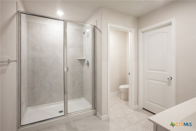 Building Photo - 2125 Silver Maple
