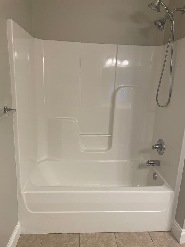 Building Photo - Luxury Condo for Rent