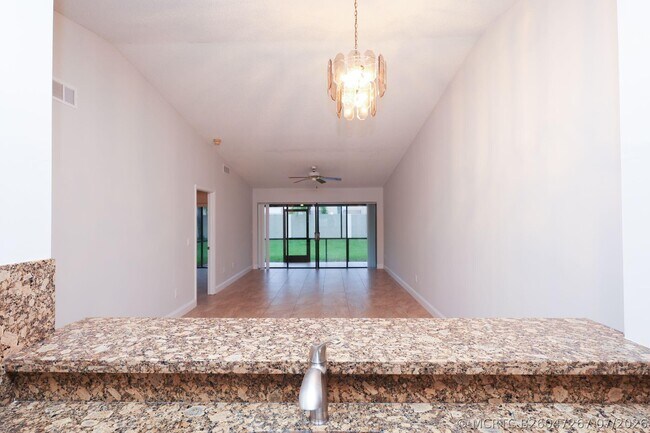 Building Photo - 10127 Boca Bend E