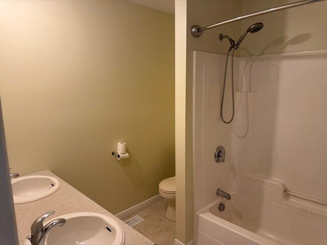 Building Photo - 8 Intervale Ct