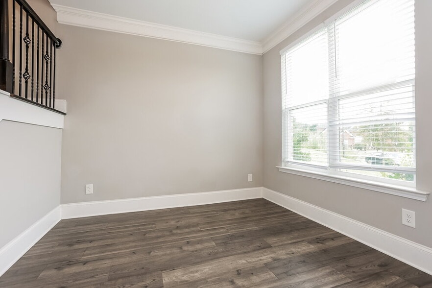 Building Photo - 2105 Brentwood Cove