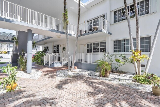 Building Photo - 9745 Bay Harbor Terrace