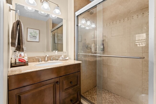 Building Photo - 470 E 6th St