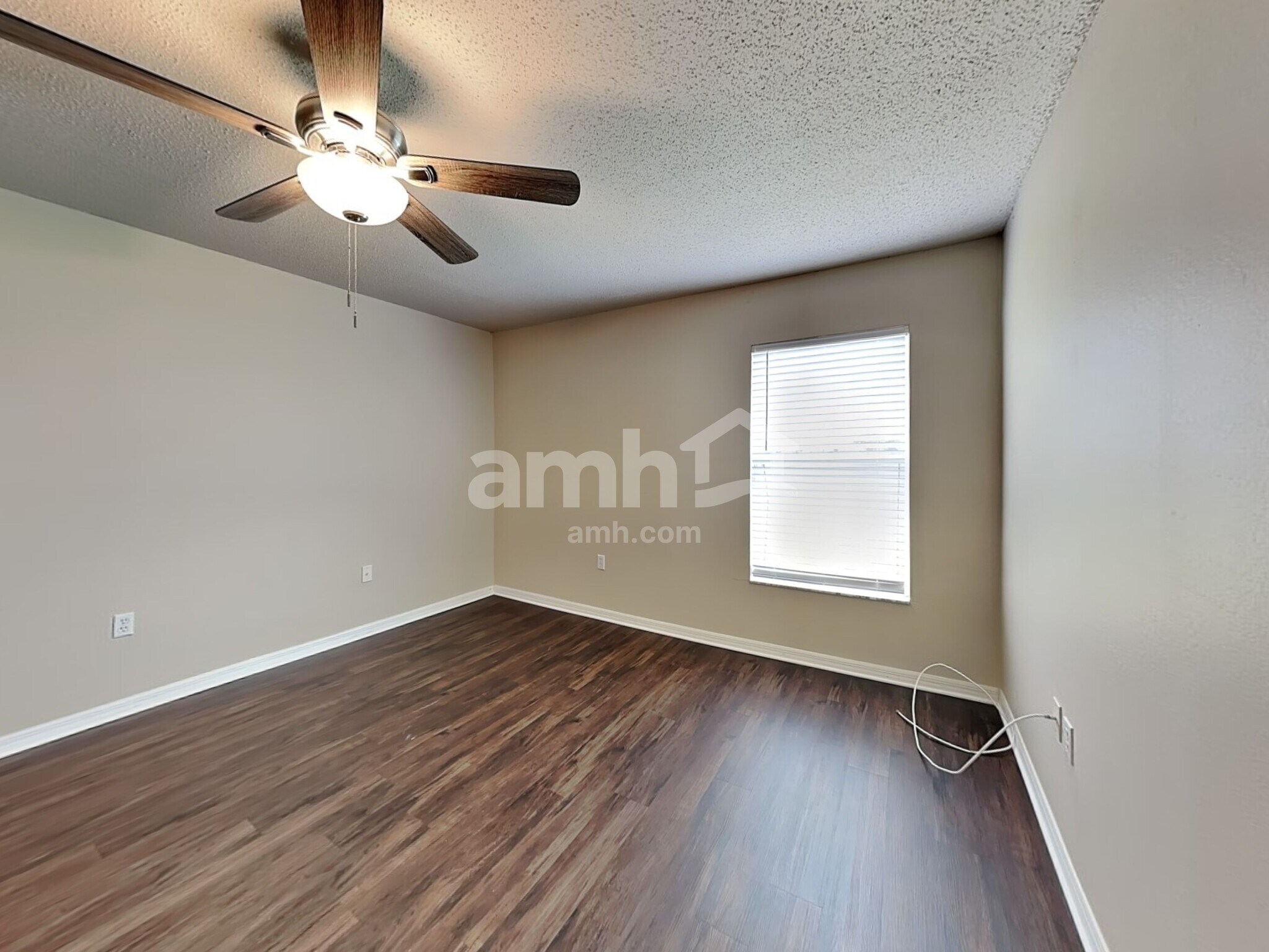 Building Photo - 875 Summer Glen Dr