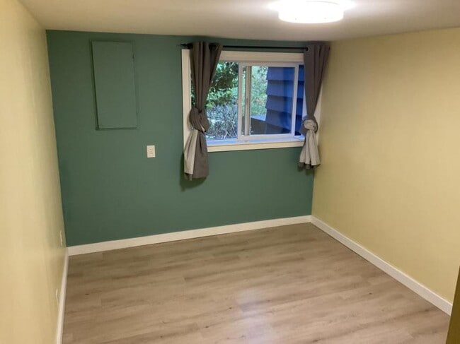 Building Photo - 2 bedroom in Seattle WA 98125