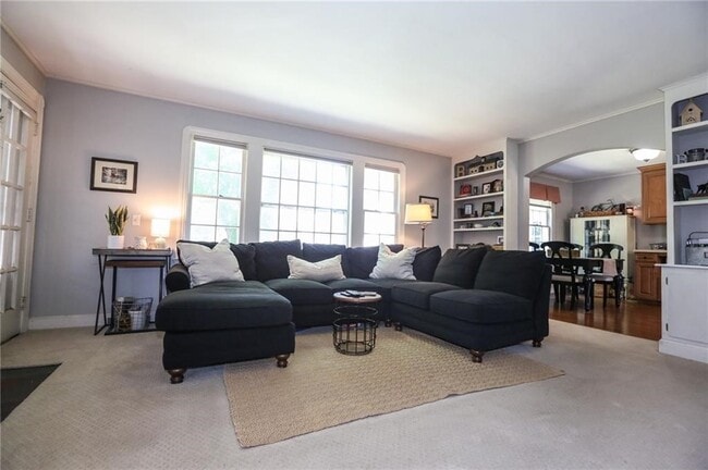 Building Photo - 2856 Elmwood Ave