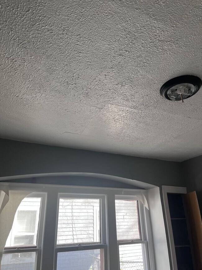 Building Photo - 12706 Iowa Ave