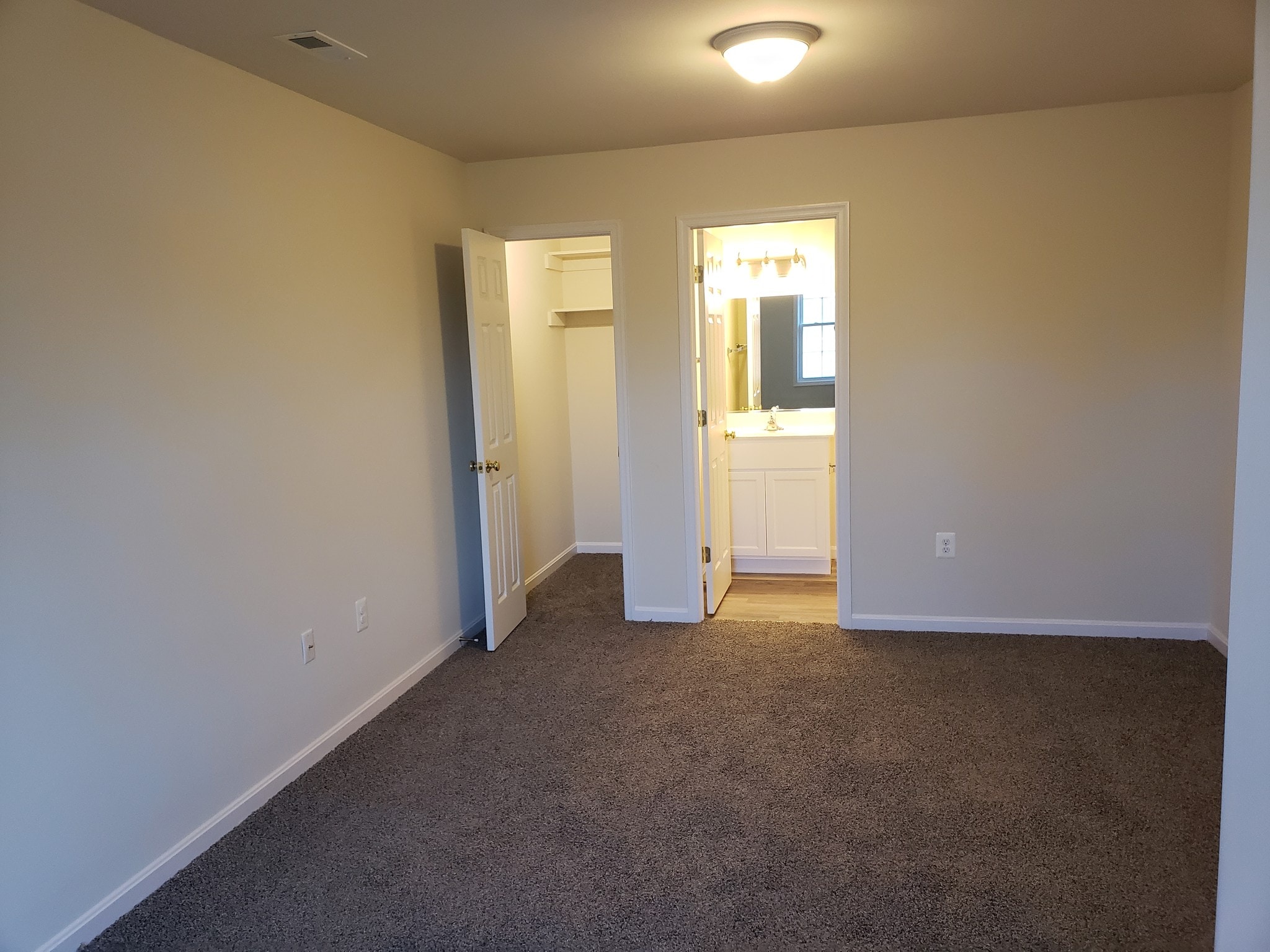 Bedroom 1 - 697 E Piedmont St