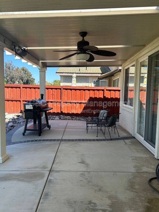 Building Photo - 30934 Crystalaire Dr