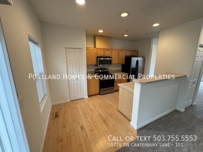 Building Photo - 10779 SW Canterbury Ln