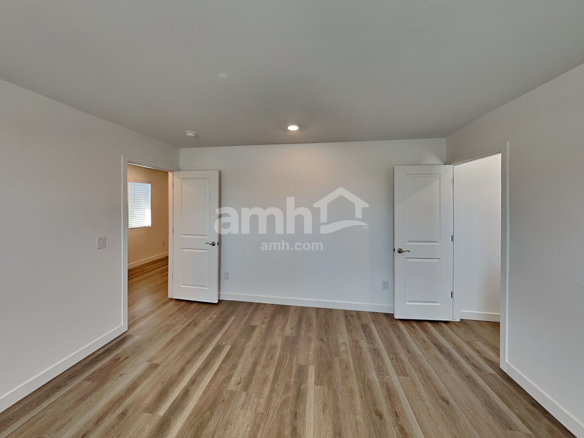 Building Photo - 9549 Harkes Dr