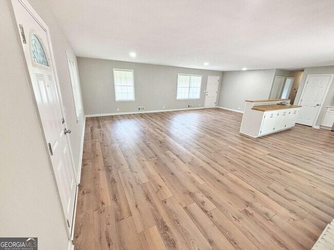 Building Photo - 1082 Amelia Dr SW