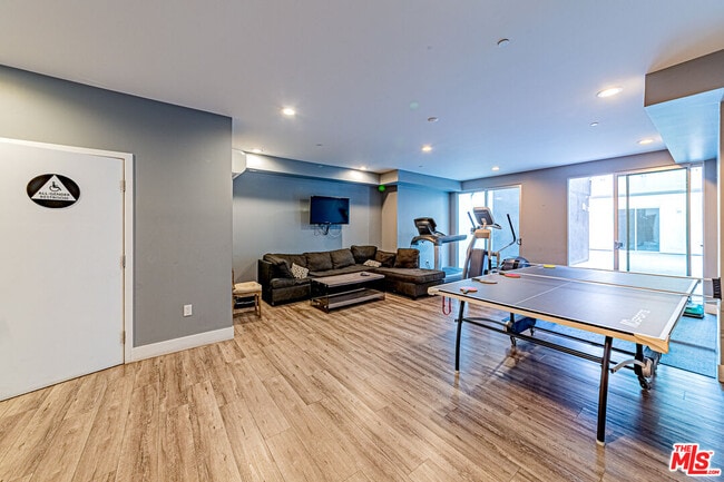 Building Photo - 1101 S Harvard Blvd