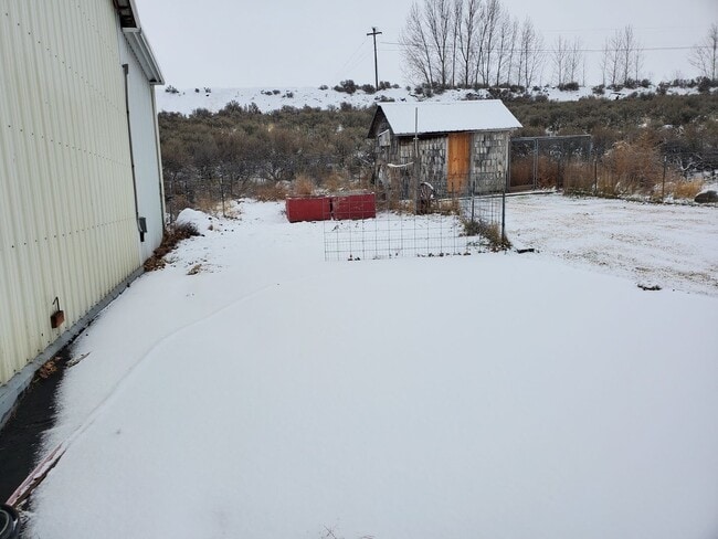 Building Photo - 3 Bedroom Home with Large Shop and Additio...