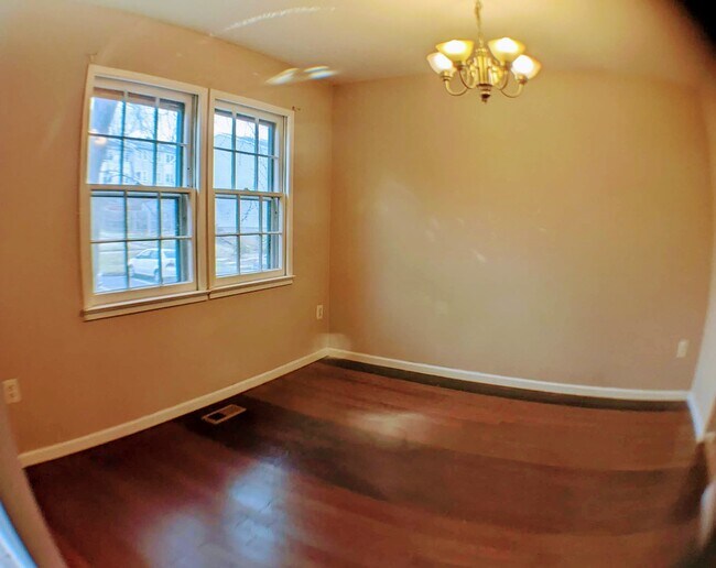 Building Photo - 16569 Royal Ct