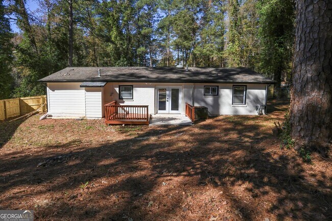 Building Photo - 1508 Peachcrest Rd