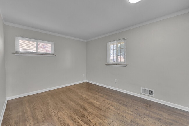 Building Photo - 31611 Lonnie Blvd