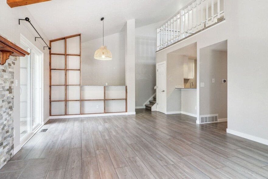 Building Photo - 1180 S Monaco St Pkwy