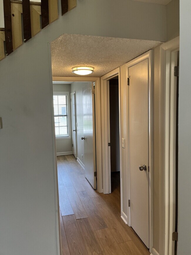 Building Photo - 1404 Bell Trace Dr