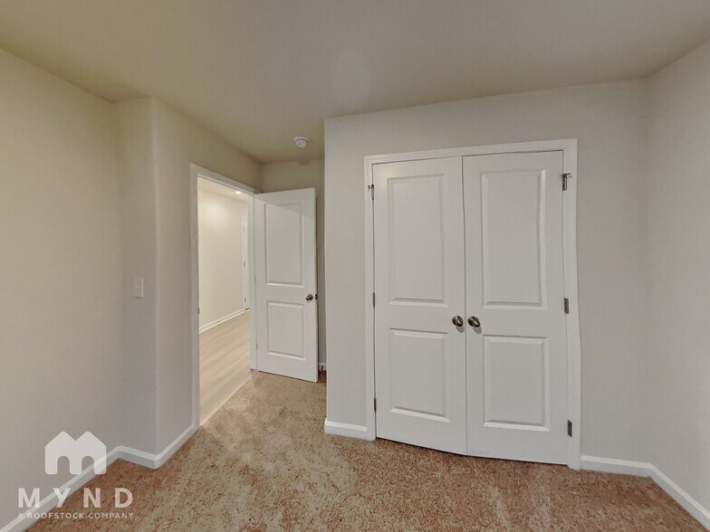 Building Photo - 327 Taverners Ln