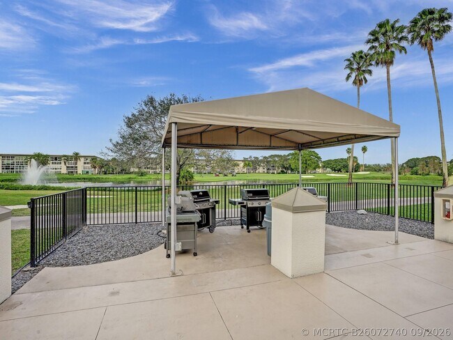 Building Photo - 1104 Bahama Bend