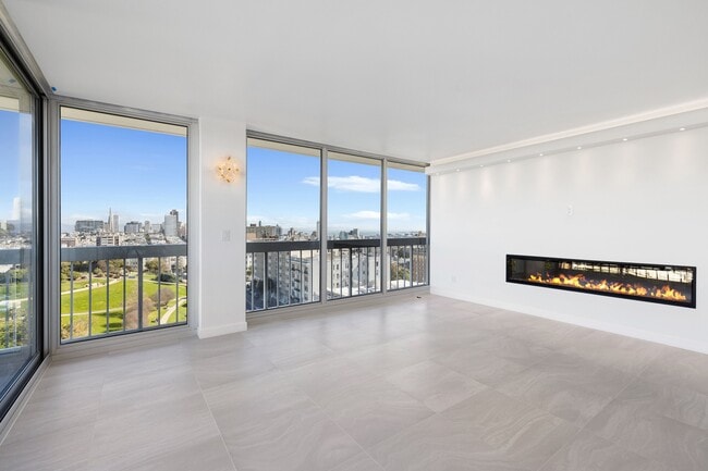 Building Photo - 2200 Sacramento St