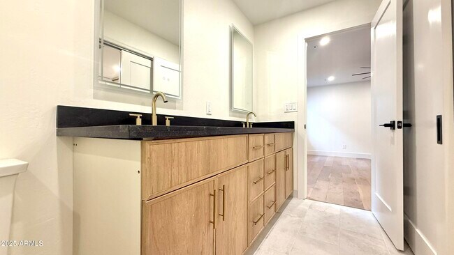 Building Photo - 8133 E Cortez Dr