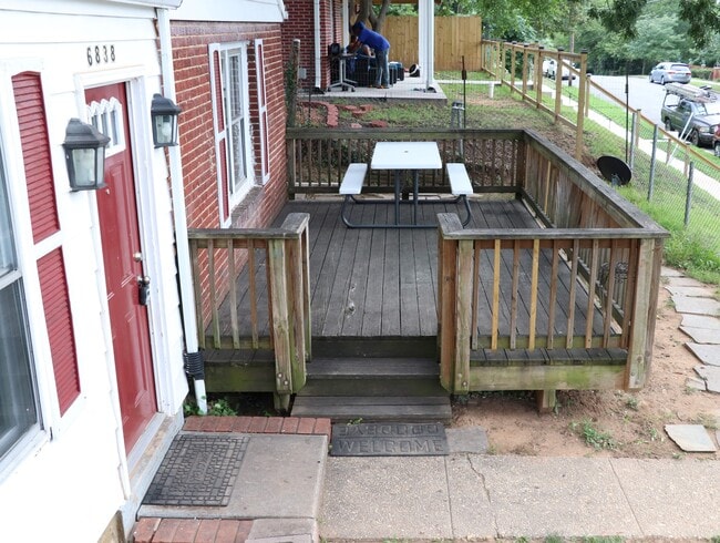 Building Photo - 6838 Barton Rd