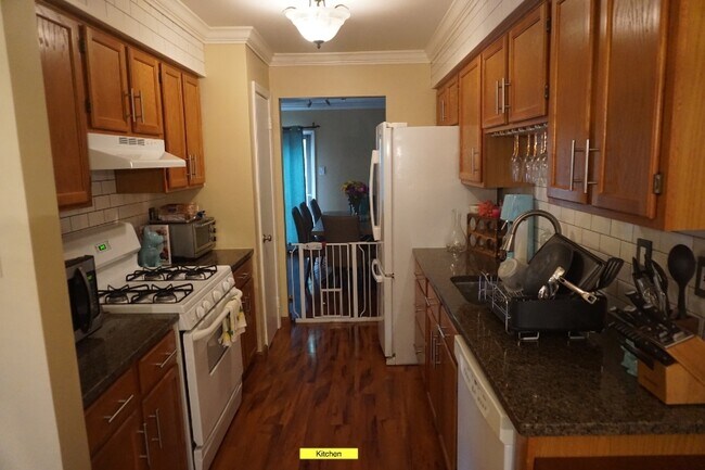 Building Photo - 10 Carlyle Ct