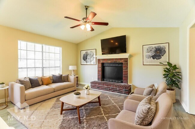 Building Photo - 2708 Laburnum Dr
