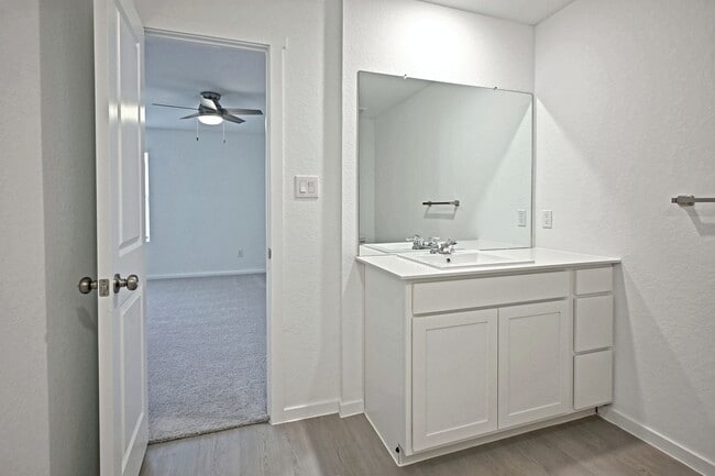 Building Photo - 9902 Mather Wy